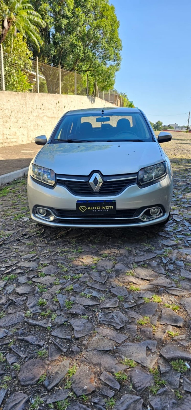 LOGAN 1.6 DYNAMIQUE 8V FLEX 4P MANUAL - 2015 - IVOTI