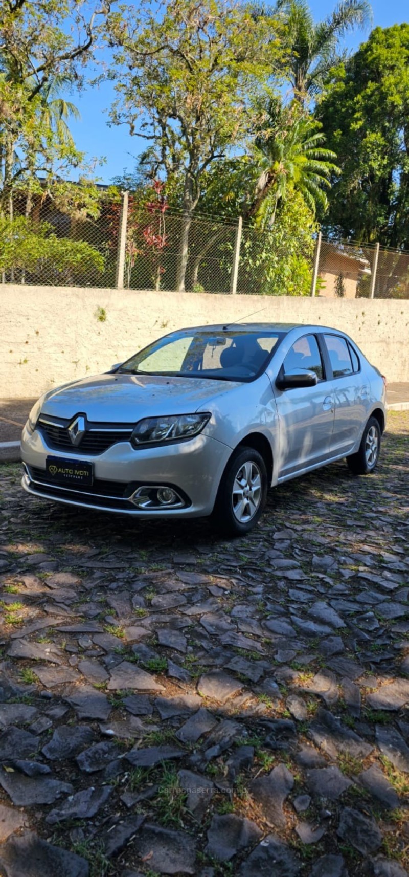 LOGAN 1.6 DYNAMIQUE 8V FLEX 4P MANUAL - 2015 - IVOTI