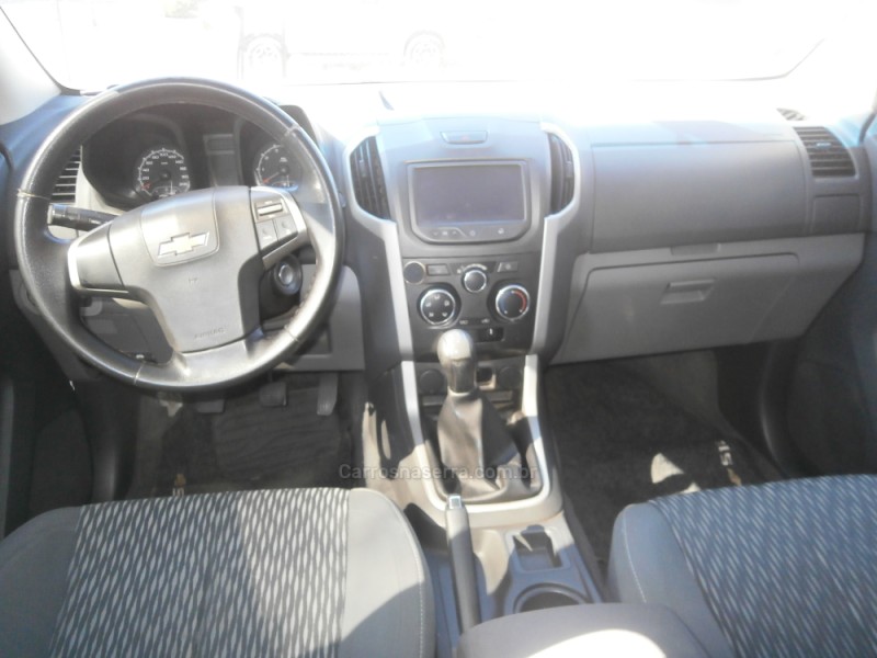 S10 2.4 LT 4X2 CD 8V FLEX 4P MANUAL - 2014 - FARROUPILHA