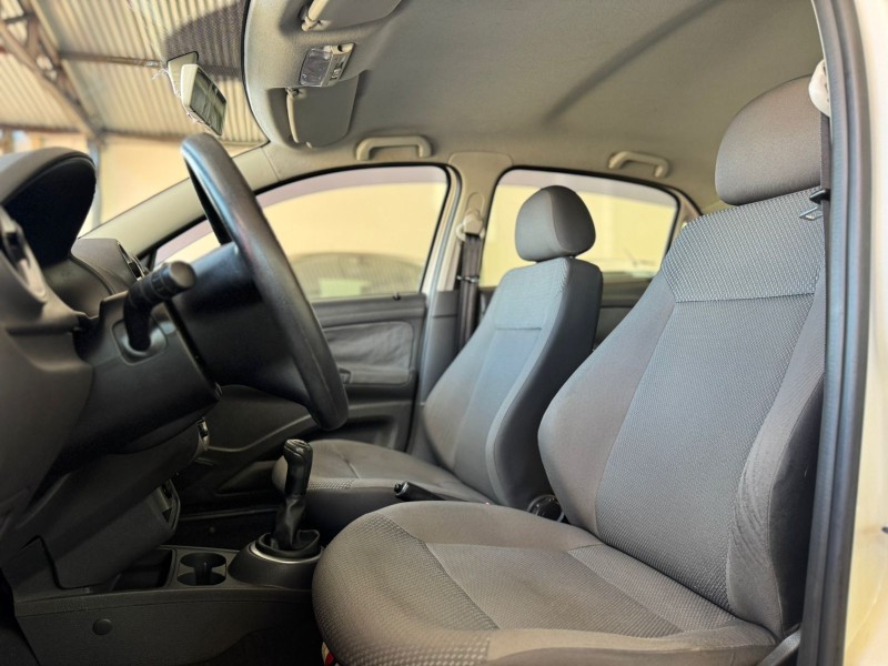 VOYAGE 1.0 MI 8V FLEX 4P MANUAL - 2013 - CAXIAS DO SUL