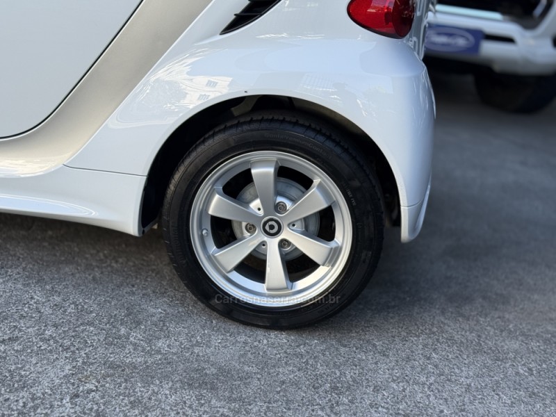 FORTWO 1.0 COUPÉ 3 CILINDROS 12V GASOLINA 2P AUTOMÁTICO - 2015 - CAXIAS DO SUL