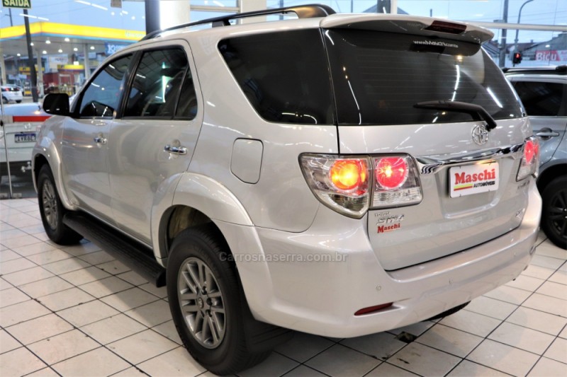 HILUX SW4 3.0 SRV 4X4 7 LUGARES 16V TURBO INTERCOOLER DIESEL 4P AUTOMÁTICO - 2014 - CAXIAS DO SUL