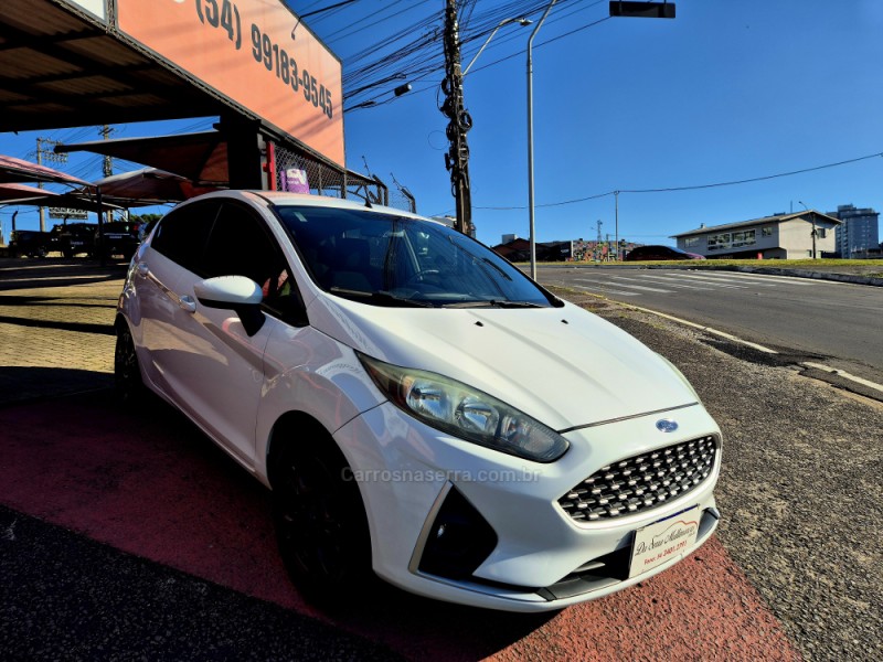 FIESTA 1.6 SE HATCH 16V FLEX 4P MANUAL - 2019 - FARROUPILHA