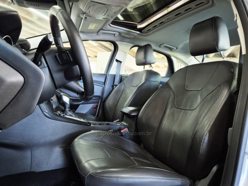 FOCUS 2.0 TITANIUM PLUS FASTBACK 16V FLEX 4P AUTOMÁTICO - 2016 - CAXIAS DO SUL