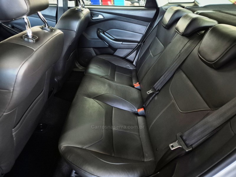 FOCUS 2.0 TITANIUM PLUS FASTBACK 16V FLEX 4P AUTOMÁTICO - 2016 - CAXIAS DO SUL