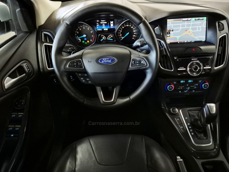 FOCUS 2.0 TITANIUM PLUS FASTBACK 16V FLEX 4P AUTOMÁTICO - 2016 - CAXIAS DO SUL