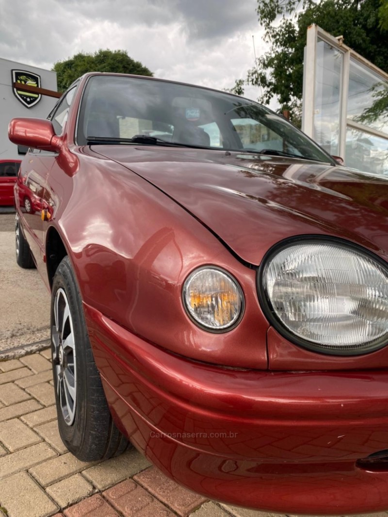 COROLLA 1.6 GLI 16V GASOLINA 4P MANUAL - 1998 - VENâNCIO AIRES