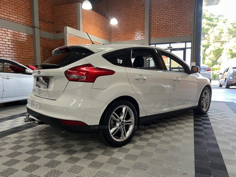 FOCUS 1.6 SE 16V FLEX 4P MANUAL - 2018 - BENTO GONçALVES