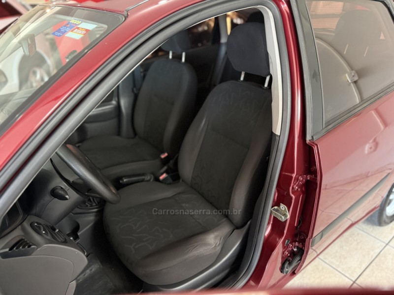 FOCUS 1.6 GL 8V FLEX 4P MANUAL - 2009 - GUAPORé