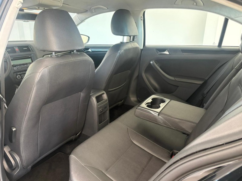 JETTA 2.0 COMFORTLINE FLEX 4P TIPTRONIC - 2011 - BENTO GONçALVES