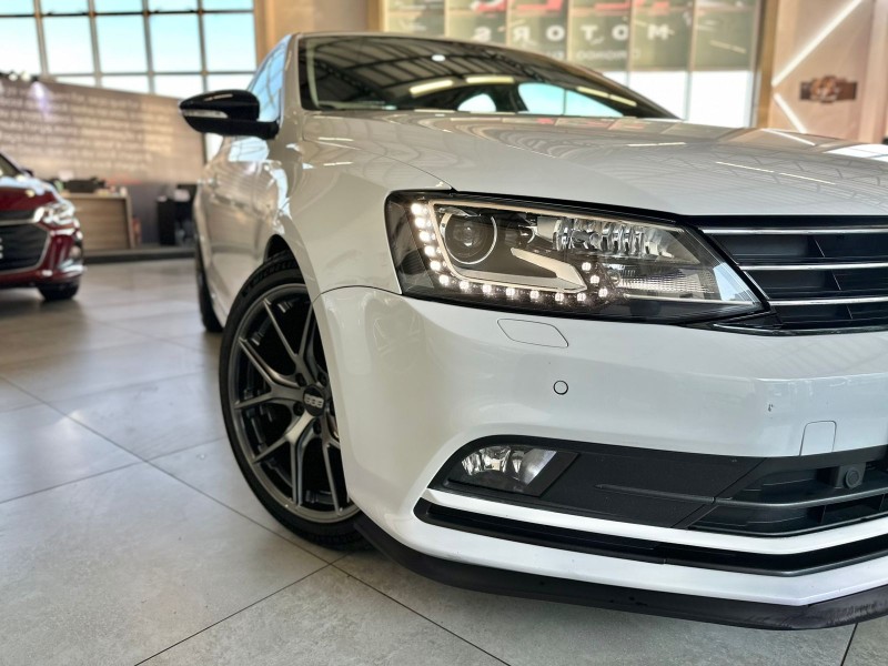 JETTA 2.0 TSI HIGHLINE 211CV GASOLINA 4P DSG - 2016 - CAXIAS DO SUL