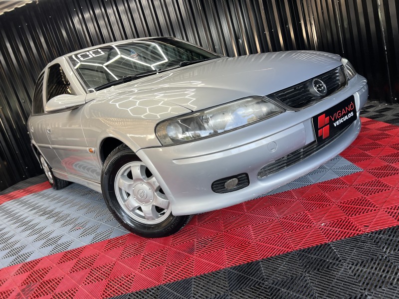 VECTRA 2.2 MPFI GL MILENIUM 8V GASOLINA 4P MANUAL - 2000 - CAXIAS DO SUL