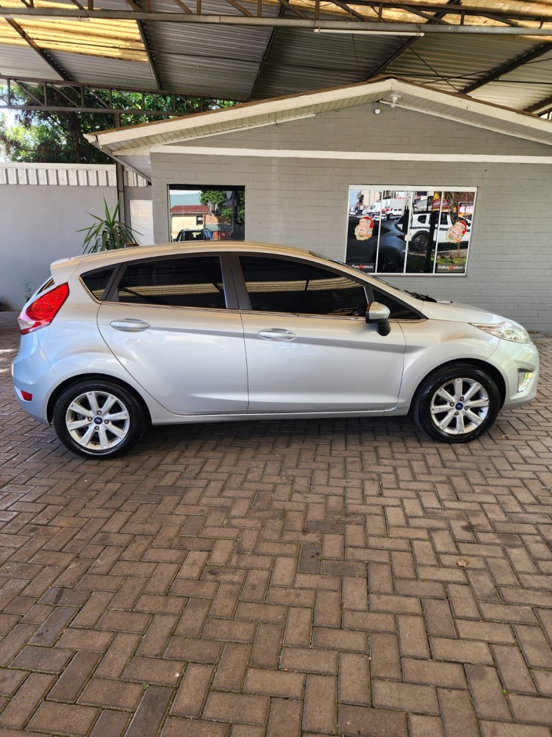 FIESTA 1.6 SE HATCH 16V FLEX 4P MANUAL - 2012 - CAXIAS DO SUL