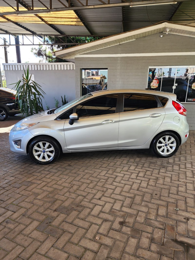 fiesta 1.6 se hatch 16v flex 4p manual 2012 caxias do sul