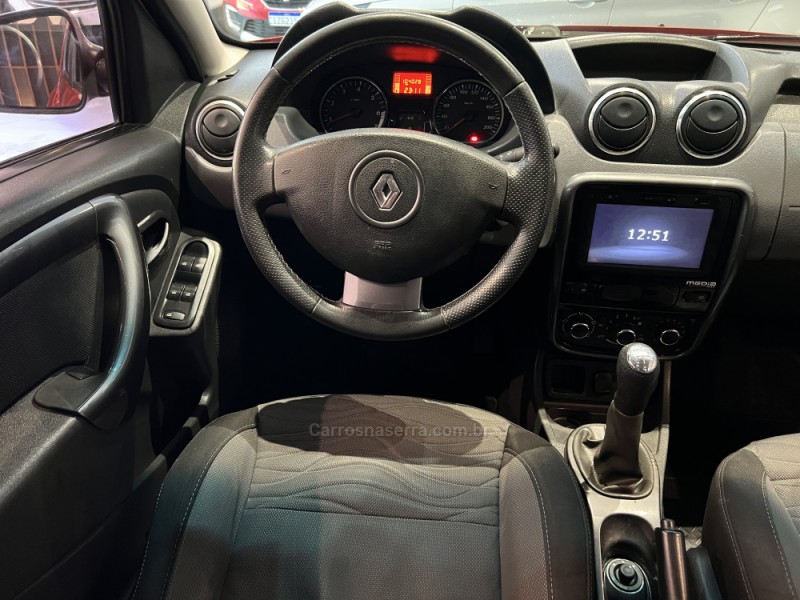 DUSTER 1.6 DYNAMIQUE 4X2 16V FLEX 4P MANUAL - 2015 - CAXIAS DO SUL