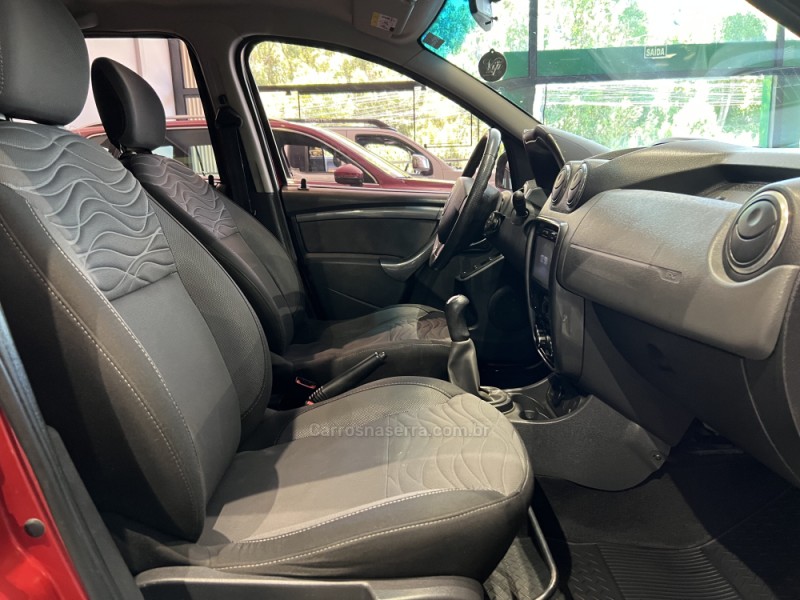DUSTER 1.6 DYNAMIQUE 4X2 16V FLEX 4P MANUAL - 2015 - CAXIAS DO SUL