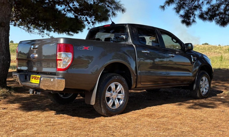 RANGER 3.2 XLT 4X4 CD 20V DIESEL 4P AUTOMÁTICO - 2023 - VACARIA