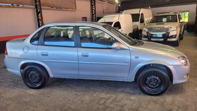 CLASSIC 1.0 MPFI LS 8V FLEX 4P MANUAL - 2011 - GARIBALDI