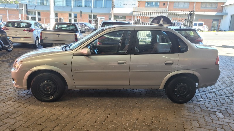 CLASSIC 1.0 MPFI LS 8V FLEX 4P MANUAL - 2011 - GARIBALDI