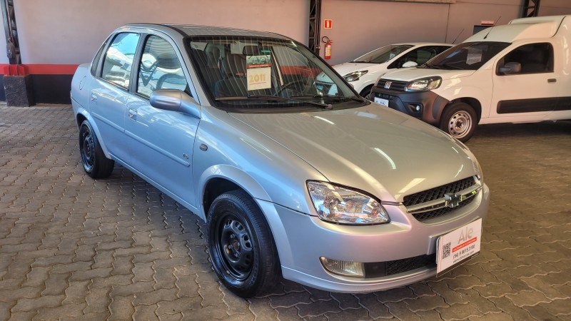 CLASSIC 1.0 MPFI LS 8V FLEX 4P MANUAL - 2011 - GARIBALDI