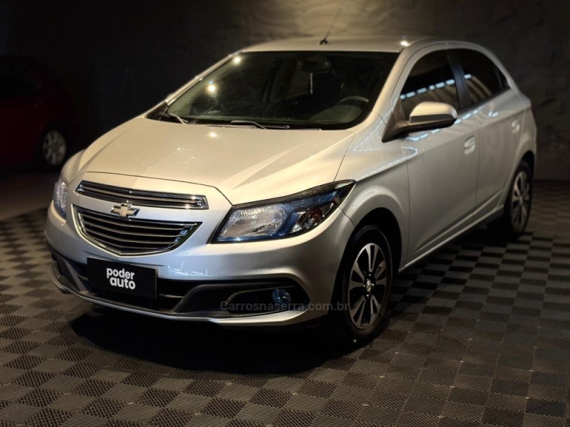 ONIX 1.4 MPFI LTZ 8V FLEX 4P MANUAL - 2015 - FARROUPILHA