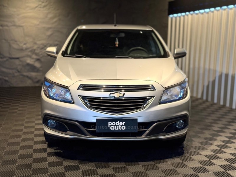 ONIX 1.4 MPFI LTZ 8V FLEX 4P MANUAL - 2015 - FARROUPILHA