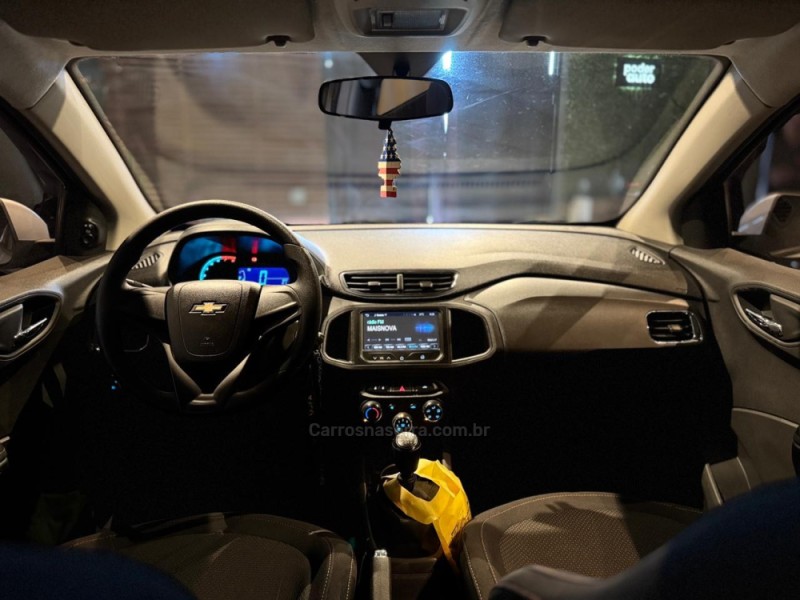 ONIX 1.4 MPFI LTZ 8V FLEX 4P MANUAL - 2015 - FARROUPILHA