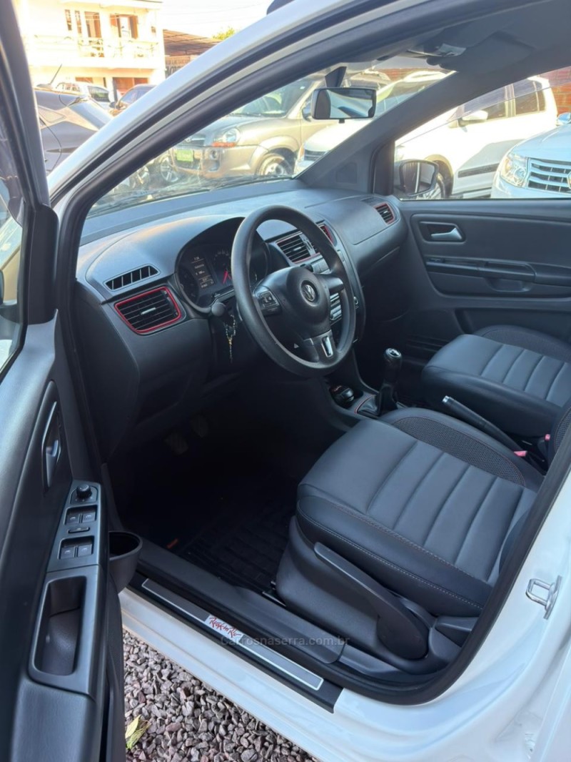 FOX 1.6 MI ROCK IN RIO 8V FLEX 4P MANUAL - 2011 - LAJEADO