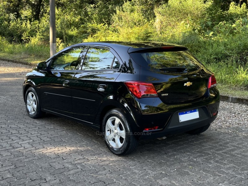 ONIX 1.4 MPFI LT 8V FLEX 4P MANUAL - 2019 - NOVA BASSANO