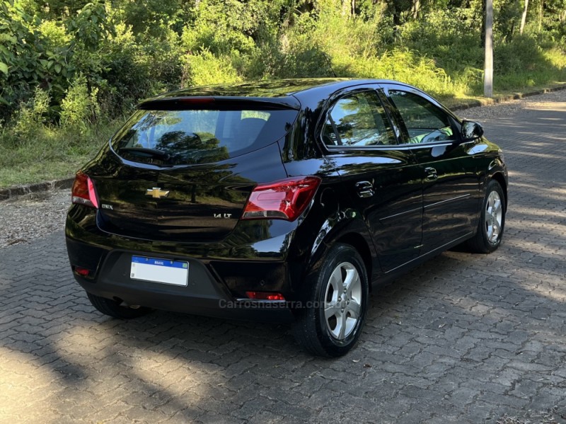ONIX 1.4 MPFI LT 8V FLEX 4P MANUAL - 2019 - NOVA BASSANO
