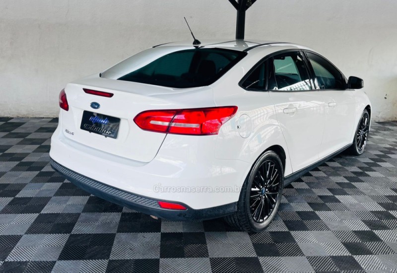 FOCUS 2.0 SE FASTBACK 16V FLEX 4P AUTOMÁTICO - 2018 - NOVO HAMBURGO
