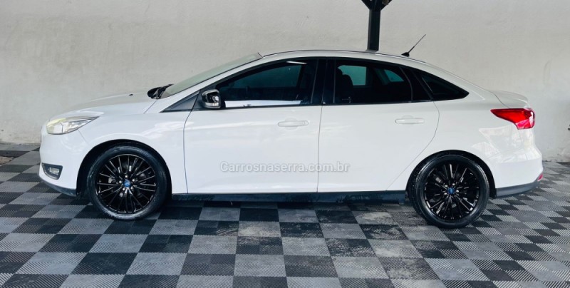 FOCUS 2.0 SE FASTBACK 16V FLEX 4P AUTOMÁTICO - 2018 - NOVO HAMBURGO