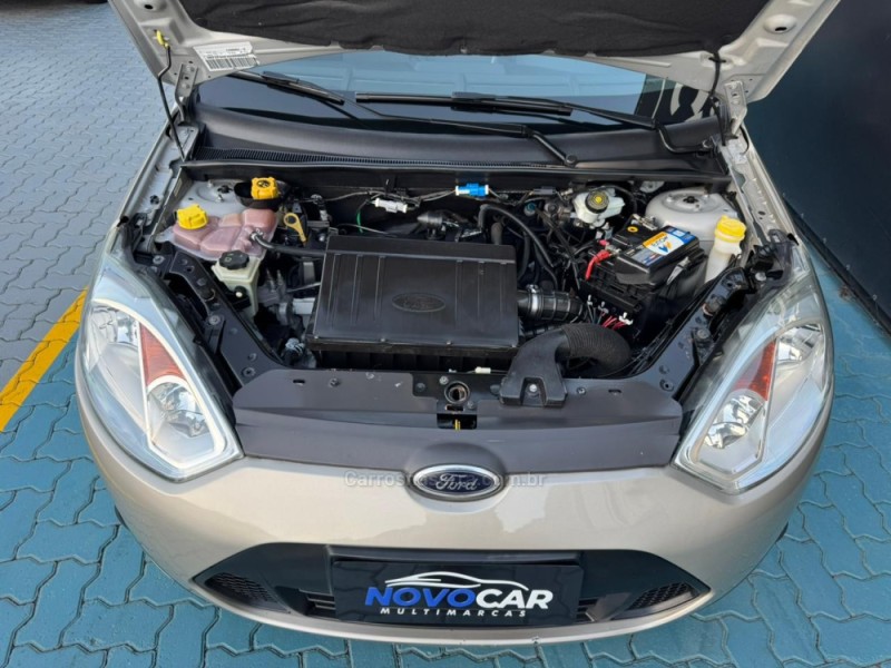 FIESTA 1.6 ROCAM SE 8V FLEX 4P MANUAL - 2014 - ESTâNCIA VELHA