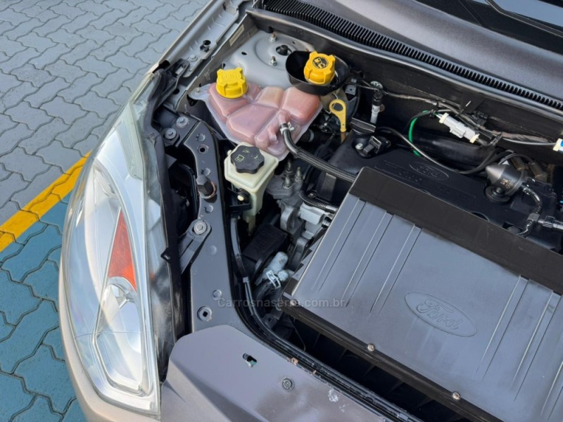 FIESTA 1.6 ROCAM SE 8V FLEX 4P MANUAL - 2014 - ESTâNCIA VELHA