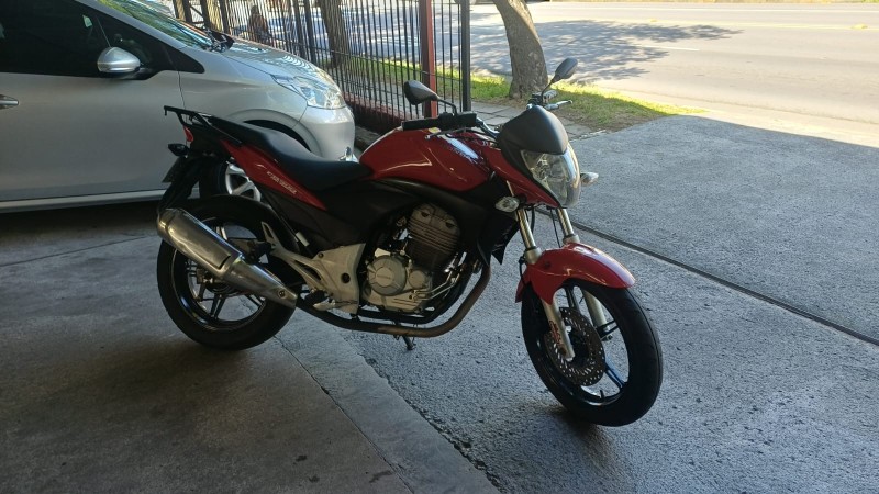 CB 300R  - 2011 - CAXIAS DO SUL