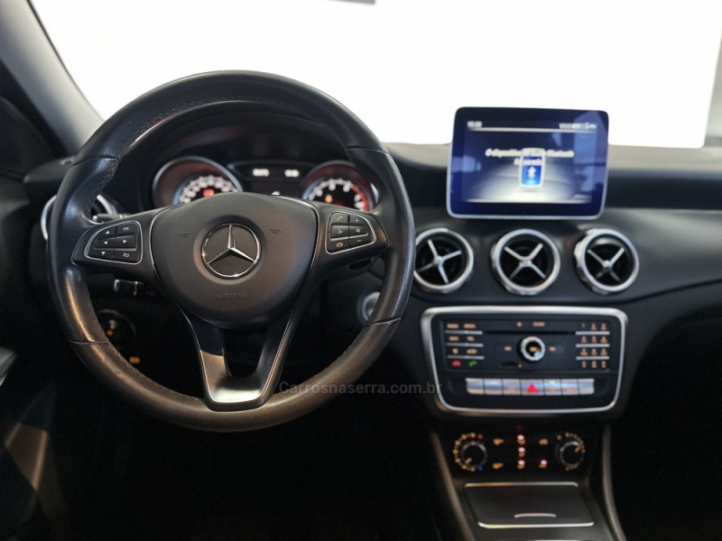 GLA 200 1.6 CGI STYLE 16V TURBO GASOLINA 4P AUTOMÁTICO - 2020 - CAXIAS DO SUL