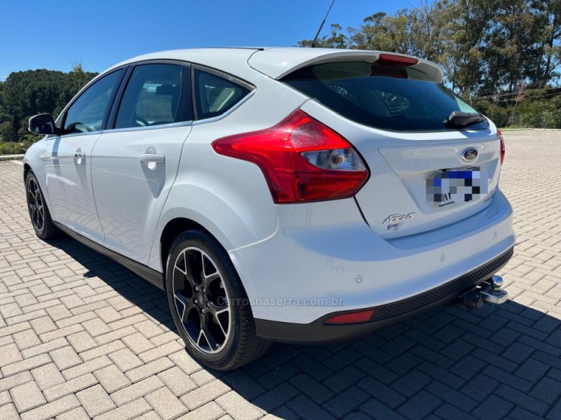 FOCUS 2.0 TITANIUM HATCH 16V FLEX 4P AUTOMÁTICO - 2014 - CAXIAS DO SUL