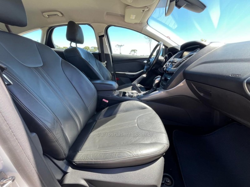 FOCUS 2.0 TITANIUM HATCH 16V FLEX 4P AUTOMÁTICO - 2014 - CAXIAS DO SUL