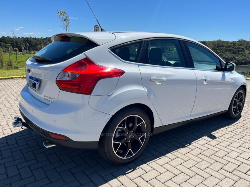 FOCUS 2.0 TITANIUM HATCH 16V FLEX 4P AUTOMÁTICO - 2014 - CAXIAS DO SUL