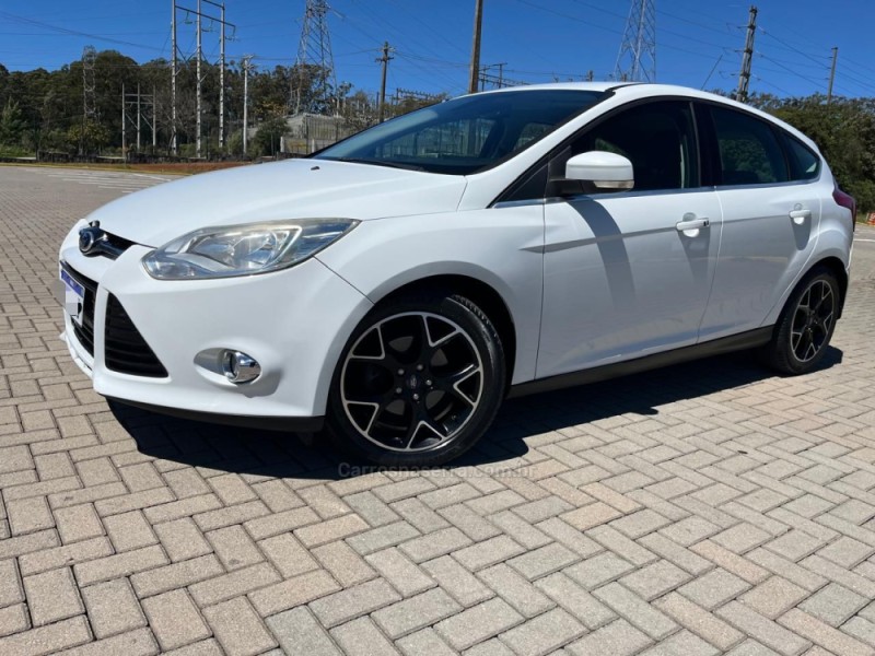 focus 2.0 titanium hatch 16v flex 4p automatico 2014 caxias do sul