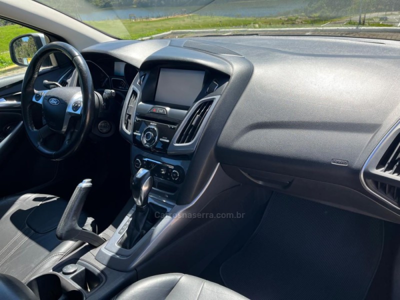 FOCUS 2.0 TITANIUM HATCH 16V FLEX 4P AUTOMÁTICO - 2014 - CAXIAS DO SUL