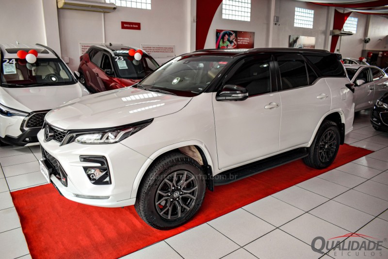 HILUX SW4 2.8 GR-S 4X4 CD 16V TURBO INTERCOOLER DIESEL 4P AUTOMÁTICO - 2024 - SANTA CRUZ DO SUL