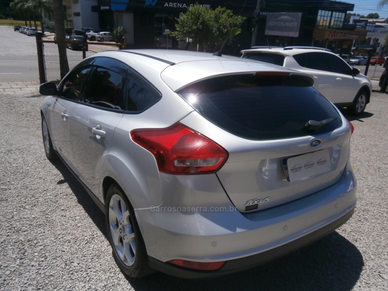FOCUS 2.0 SE PLUS 16V FLEX 4P AUTOMÁTICO - 2017 - FARROUPILHA