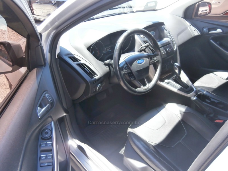 FOCUS 2.0 SE PLUS 16V FLEX 4P AUTOMÁTICO - 2017 - FARROUPILHA