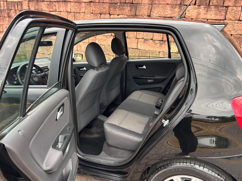 FOX 1.0 MI 8V FLEX 4P MANUAL - 2013 - VENâNCIO AIRES