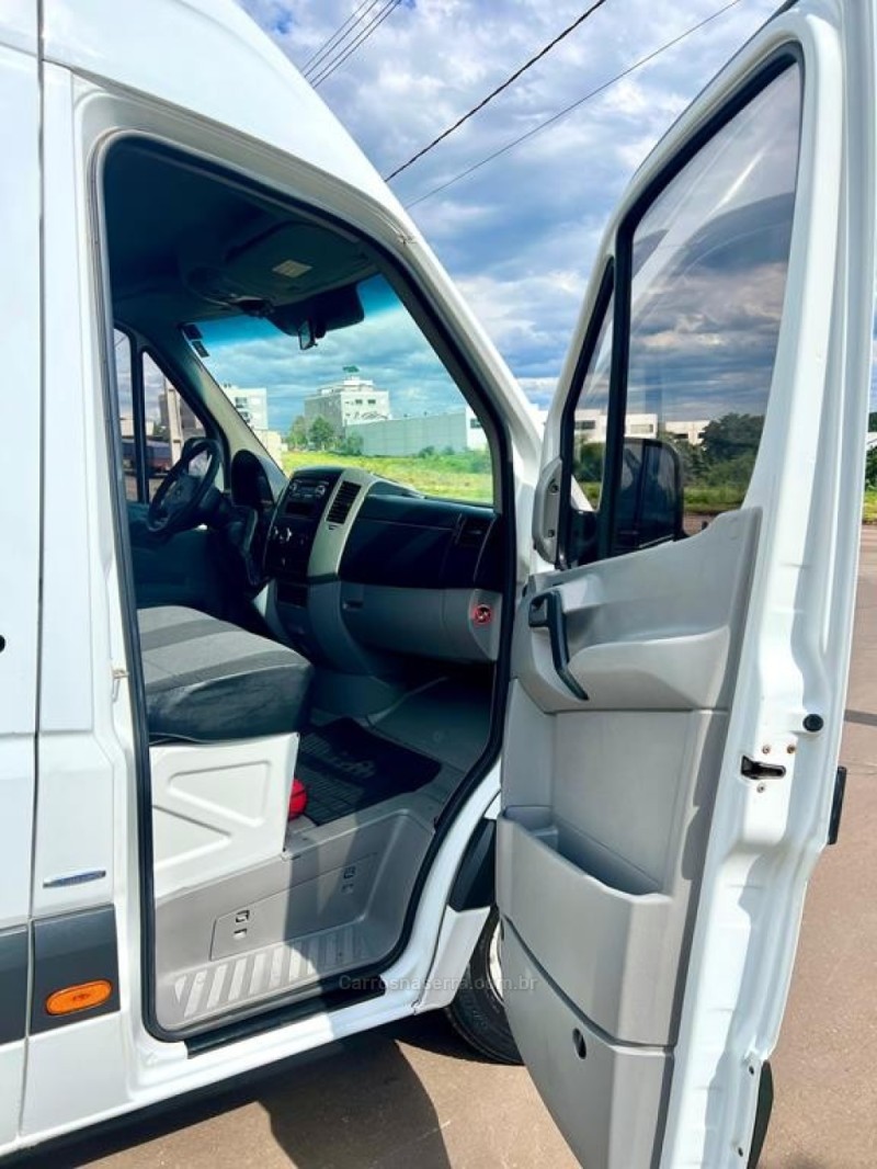 SPRINTER 2.2 311 CDI FURGÃO STREET 10,5 16V BI-TURBO DIESEL MANUAL - 2016 - ARROIO DO MEIO