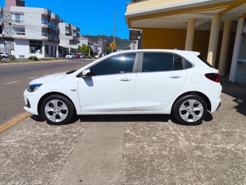 ONIX 1.0 PREMIER II 12V TURBO FLEX 4P AUTOMÁTICO - 2020 - GUAPORé