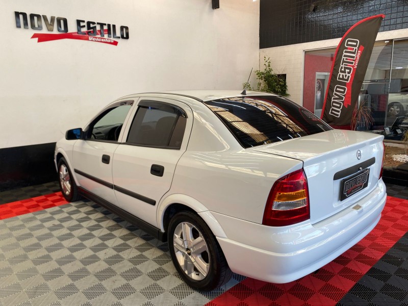 ASTRA 1.8 MPFI GL SEDAN 8V GASOLINA 4P MANUAL - 1999 - CAXIAS DO SUL