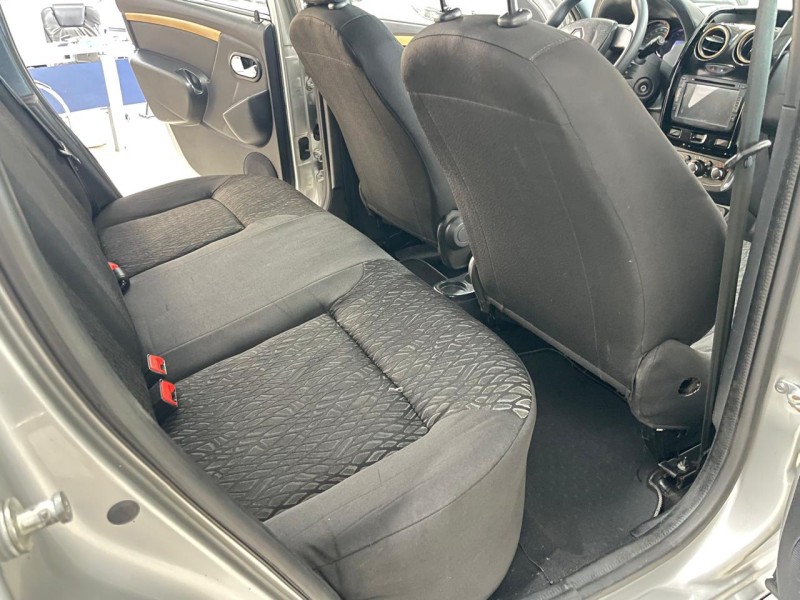 DUSTER 1.6 EXPRESSION 4X2 16V FLEX 4P MANUAL - 2016 - CAXIAS DO SUL