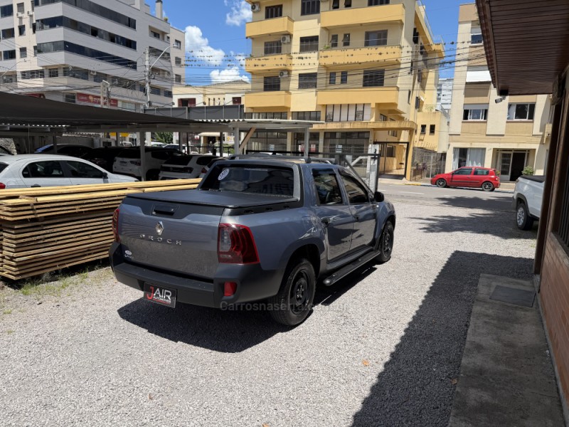 OROCH 1.6 16V EXPRESS FLEX 4P MANUAL - 2019 - GARIBALDI
